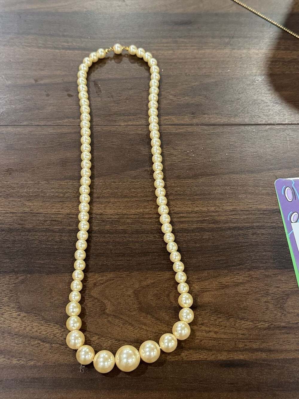 Vintage Graduated Faux Pearl Necklace Gold Tone Clasp Cream Ivory Beads